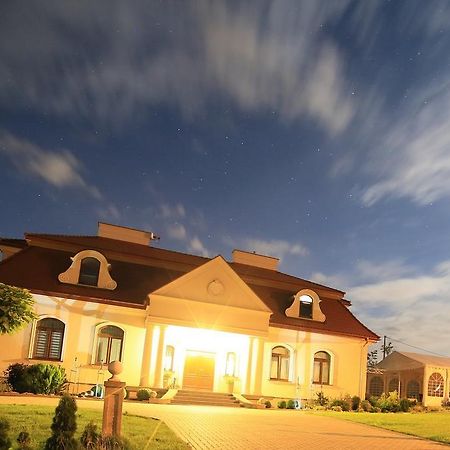 Prestige Bed & Breakfast Wierzchowisko Luaran gambar
