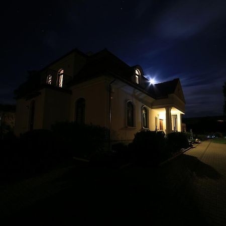 Prestige Bed & Breakfast Wierzchowisko Luaran gambar