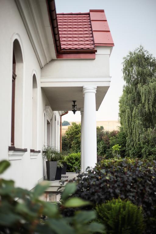 Prestige Bed & Breakfast Wierzchowisko Luaran gambar