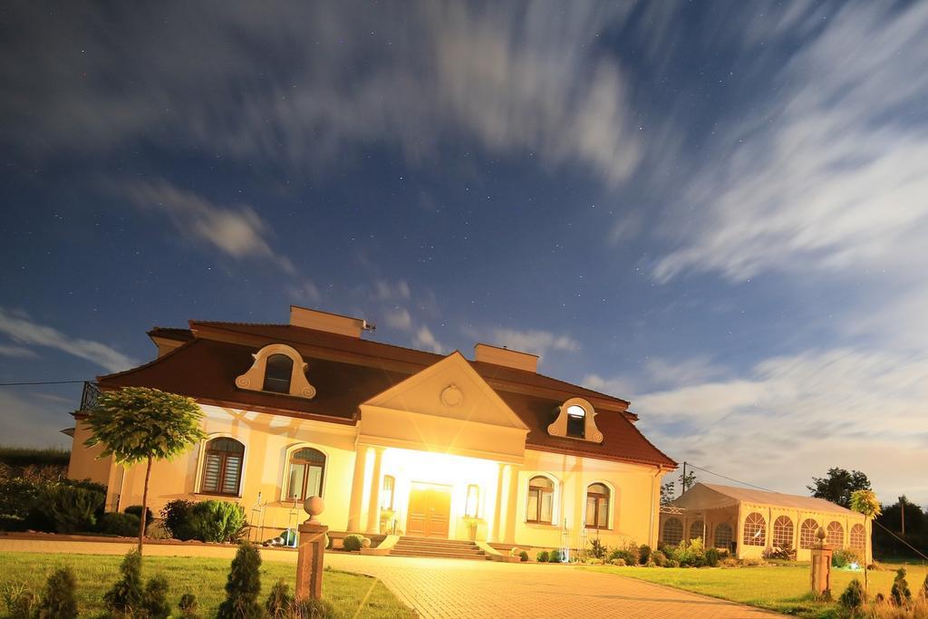 Prestige Bed & Breakfast Wierzchowisko Luaran gambar